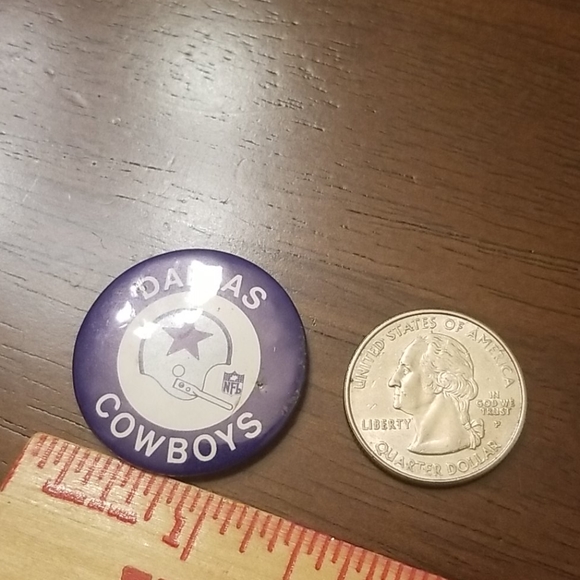 Vintage Dallas Cowboys Pin ๐๐๐ - Picture 3 of 3